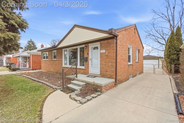 15071 Pennsylvania Avenue, Allen Park, MI 48101