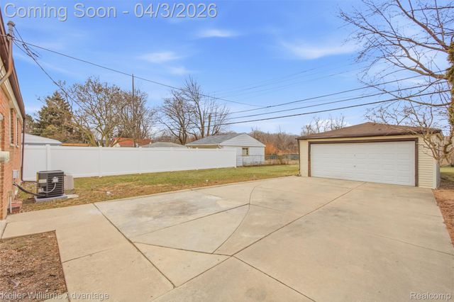 15071 Pennsylvania Avenue, Allen Park, MI 48101