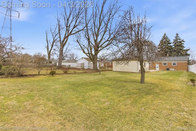 15071 Pennsylvania Avenue, Allen Park, MI 48101