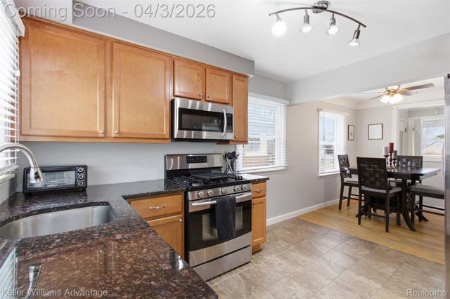 15071 Pennsylvania Avenue, Allen Park, MI 48101