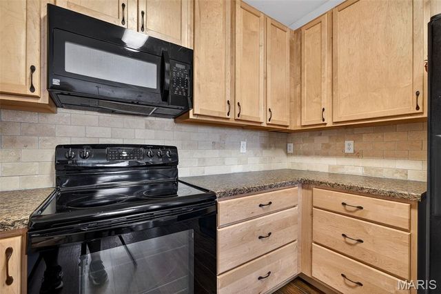 1033 Glengarry Drive, Wentzville, MO 63385