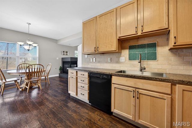 1033 Glengarry Drive, Wentzville, MO 63385