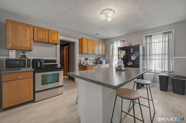 811 East Street, New Britain, CT 06051