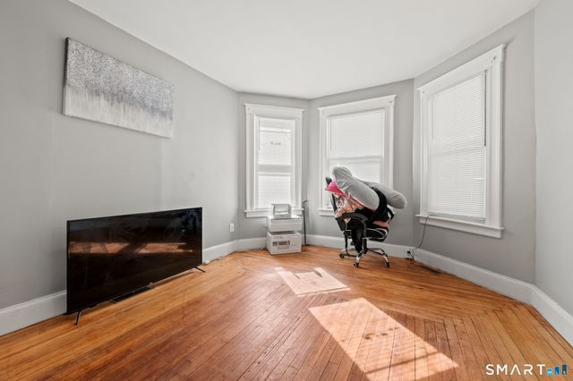 811 East Street, New Britain, CT 06051