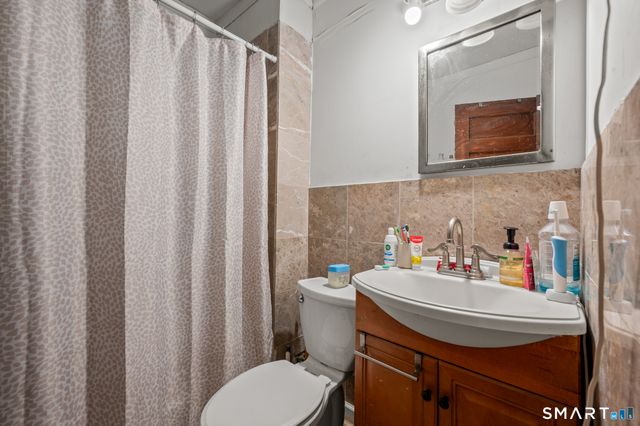 811 East Street, New Britain, CT 06051