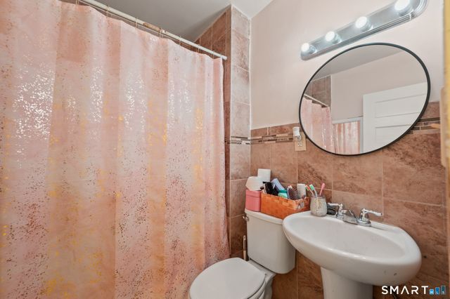 811 East Street, New Britain, CT 06051