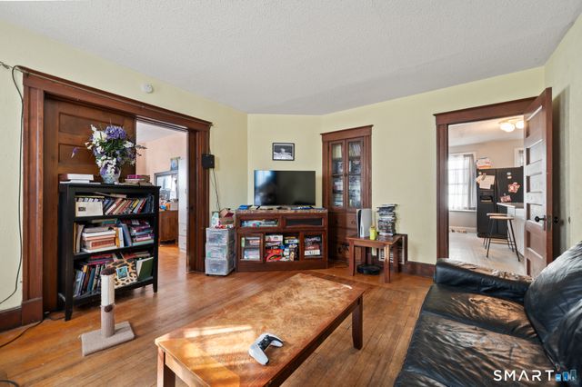 811 East Street, New Britain, CT 06051