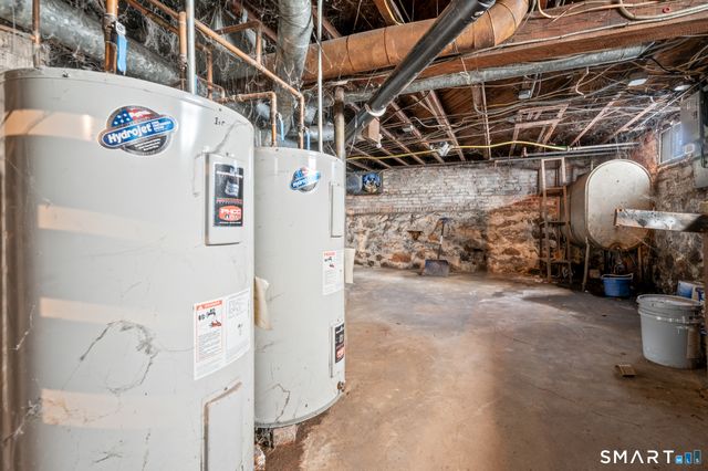 811 East Street, New Britain, CT 06051