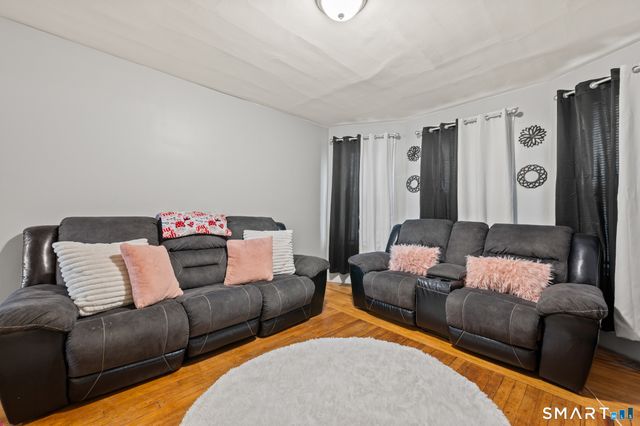 811 East Street, New Britain, CT 06051