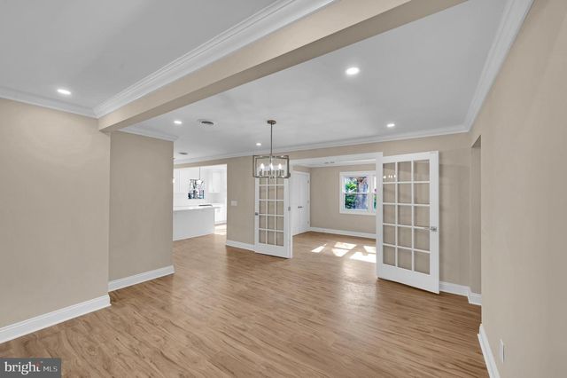 3 PEMBROKE LN, Toms River, NJ 08757