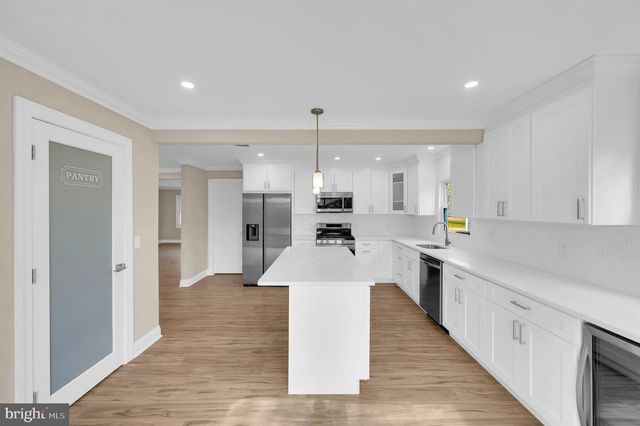 3 PEMBROKE LN, Toms River, NJ 08757