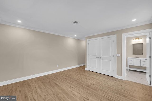 3 PEMBROKE LN, Toms River, NJ 08757