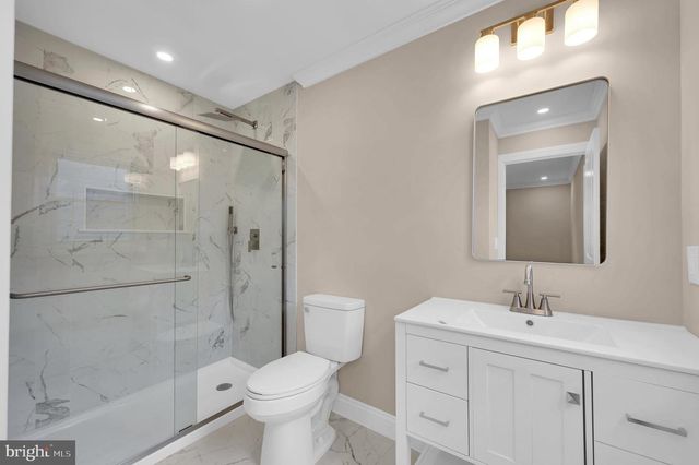 3 PEMBROKE LN, Toms River, NJ 08757