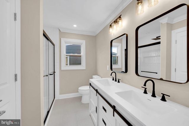 3 PEMBROKE LN, Toms River, NJ 08757
