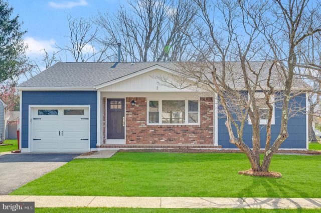 3 PEMBROKE LN, Toms River, NJ 08757