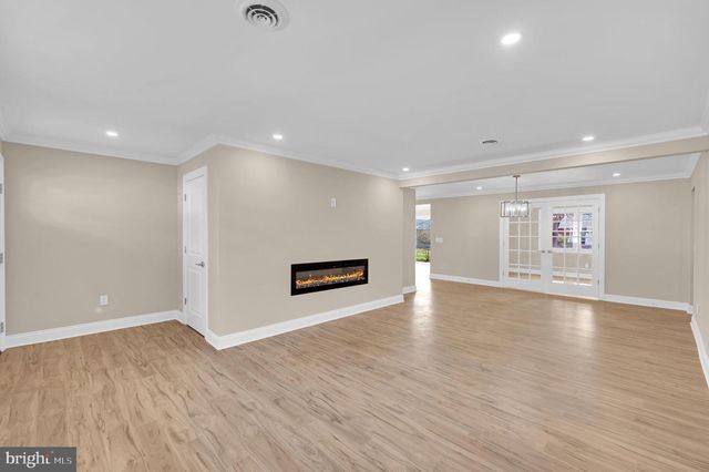 3 PEMBROKE LN, Toms River, NJ 08757