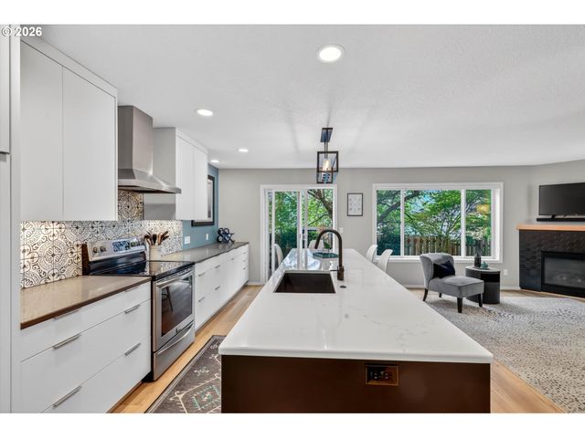 15410 Nw SWEETGALE Ln, Portland, OR 97229