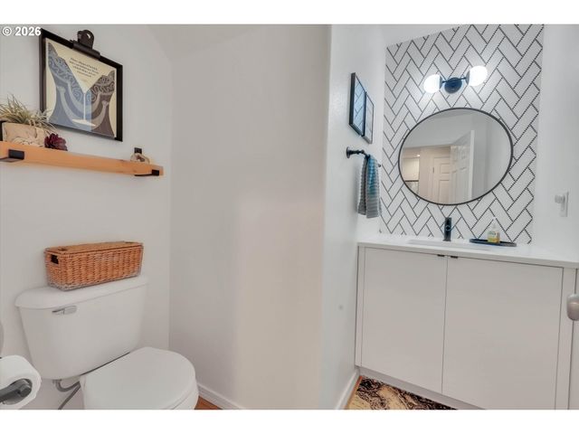 15410 Nw SWEETGALE Ln, Portland, OR 97229