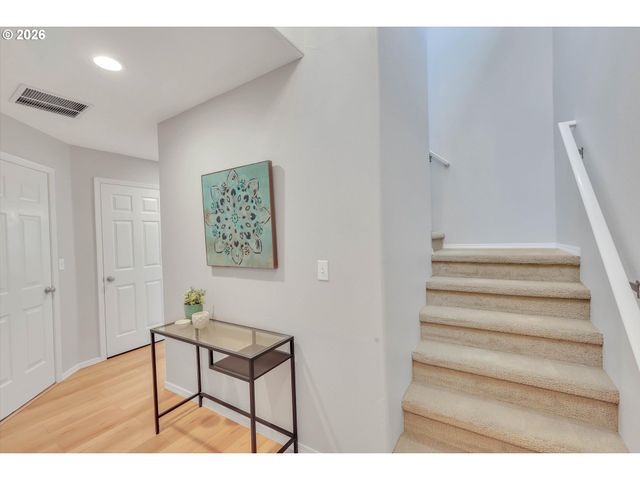 15410 Nw SWEETGALE Ln, Portland, OR 97229