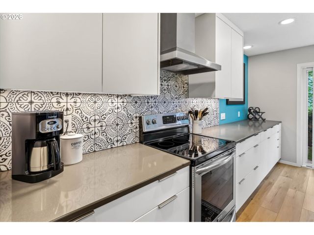 15410 Nw SWEETGALE Ln, Portland, OR 97229