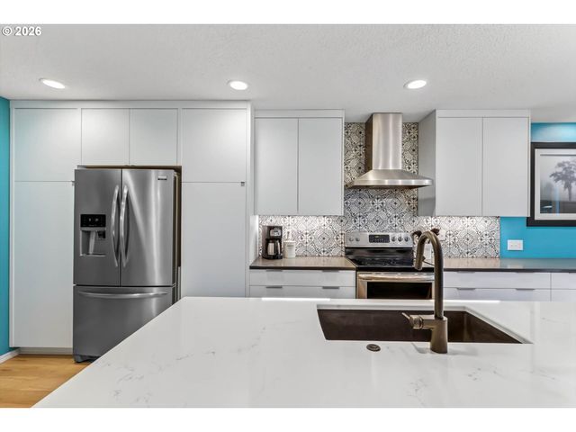 15410 Nw SWEETGALE Ln, Portland, OR 97229