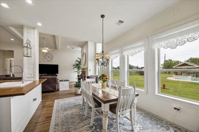 2135 Blue Jay Way, Pattison, TX 77423