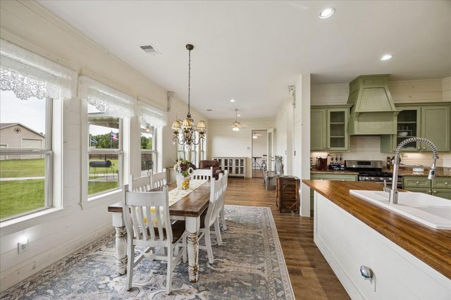 2135 Blue Jay Way, Pattison, TX 77423