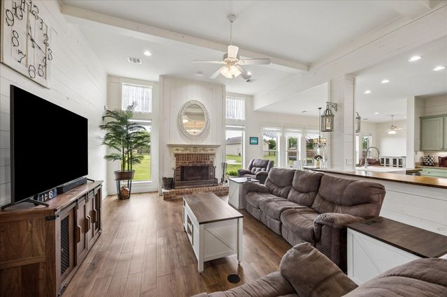 2135 Blue Jay Way, Pattison, TX 77423