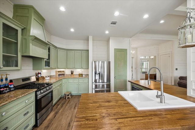 2135 Blue Jay Way, Pattison, TX 77423