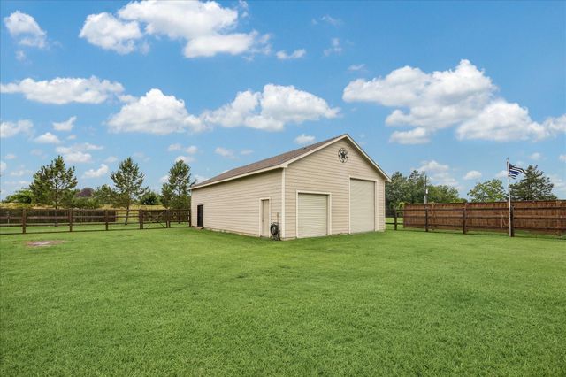 2135 Blue Jay Way, Pattison, TX 77423