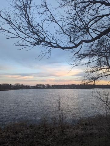 W6549 Shore LANE, Elkhorn, WI 53121