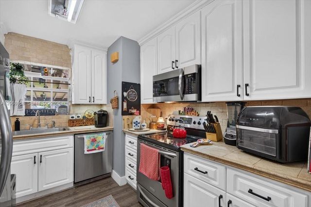 121 E 36th Street, Hialeah, FL 33013