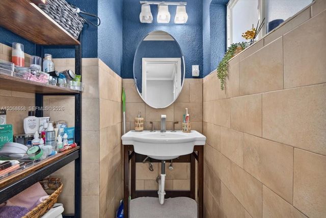 121 E 36th Street, Hialeah, FL 33013