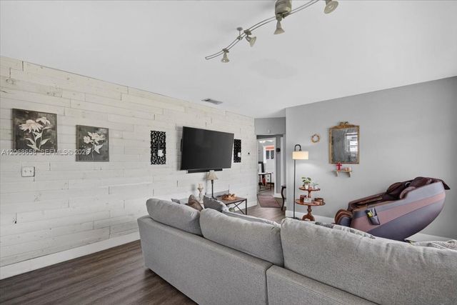 121 E 36th Street, Hialeah, FL 33013