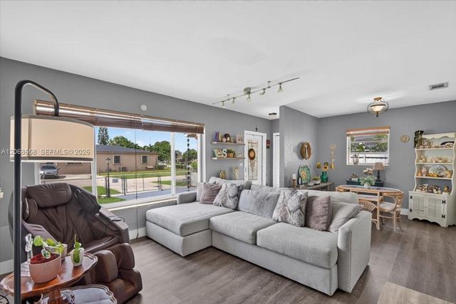 121 E 36th Street, Hialeah, FL 33013