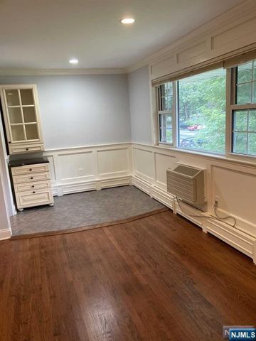 711 Washington Drive, Ramsey, NJ 07446