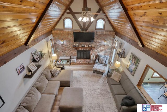 2720 S 75th Street, Lincoln, NE 68506