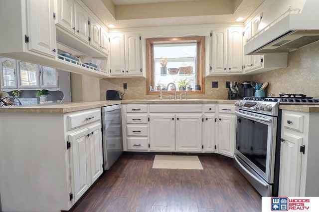 2720 S 75th Street, Lincoln, NE 68506