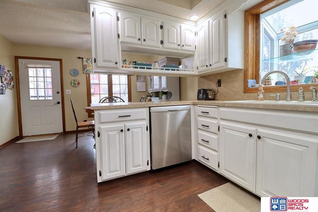 2720 S 75th Street, Lincoln, NE 68506