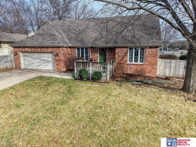 2720 S 75th Street, Lincoln, NE 68506