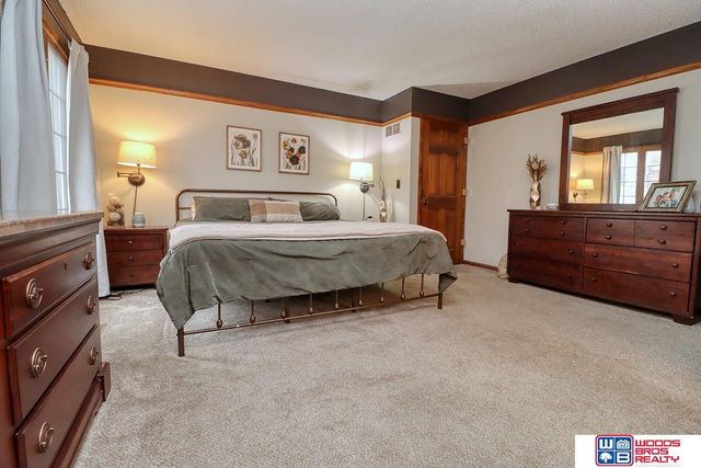 2720 S 75th Street, Lincoln, NE 68506