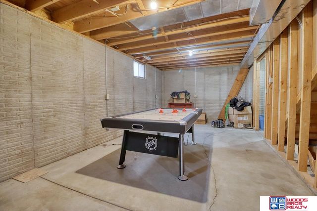 2720 S 75th Street, Lincoln, NE 68506