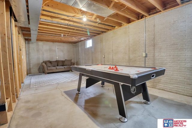 2720 S 75th Street, Lincoln, NE 68506