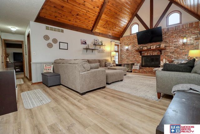 2720 S 75th Street, Lincoln, NE 68506