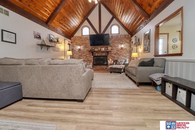 2720 S 75th Street, Lincoln, NE 68506