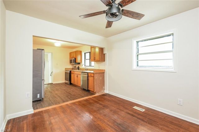 225 Thomas Nelson LN, Williamsburg, VA 23185