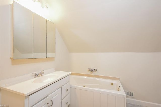 225 Thomas Nelson LN, Williamsburg, VA 23185
