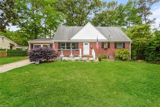 225 Thomas Nelson LN, Williamsburg, VA 23185