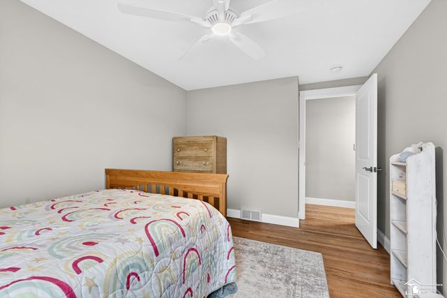 2105 Vernon Court, Trenton, MI 48183