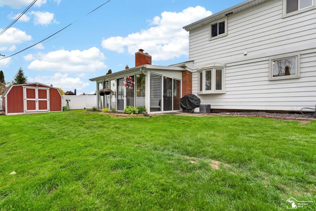 2105 Vernon Court, Trenton, MI 48183